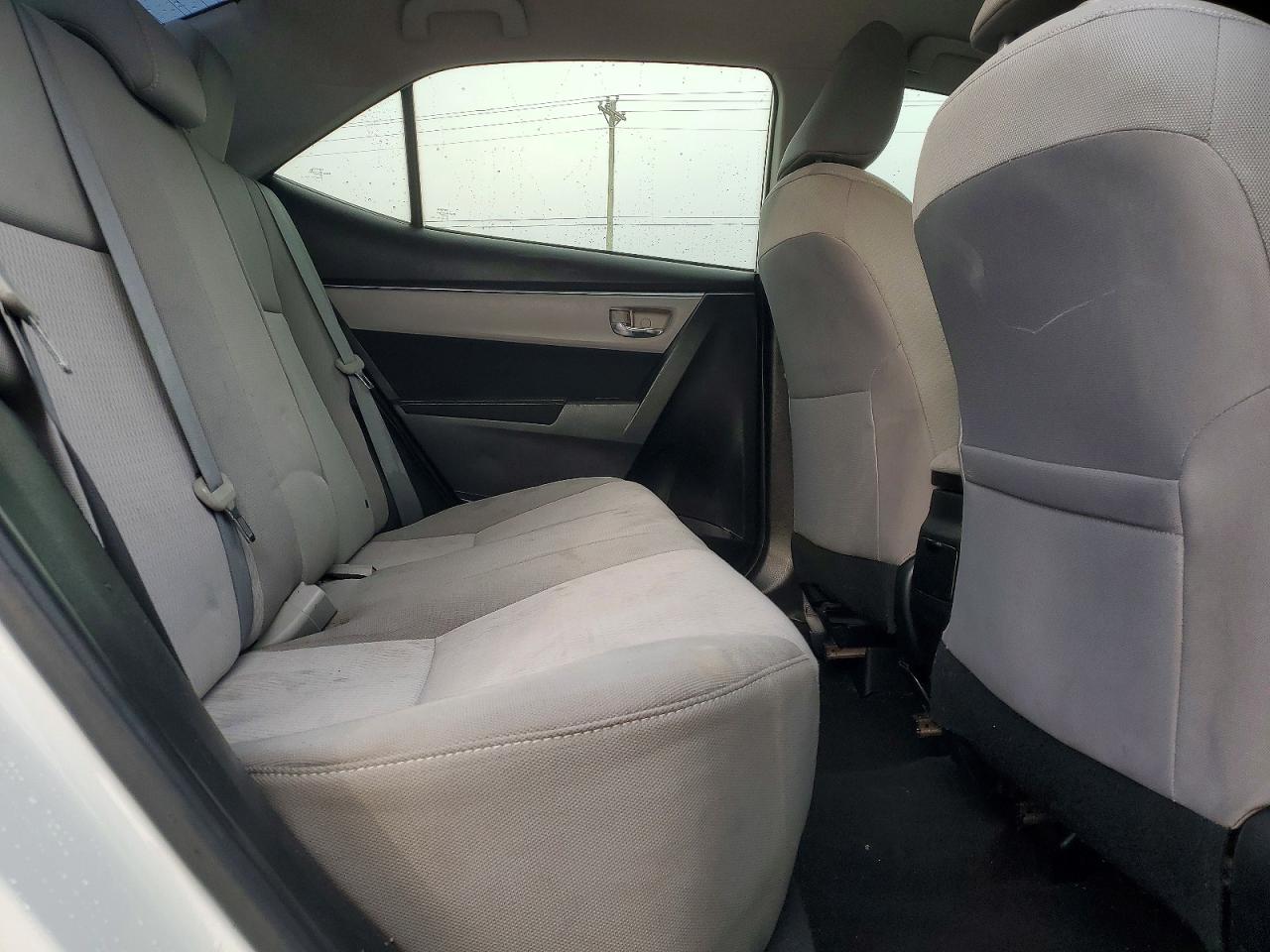 2014 TOYOTA COROLLA L photo 10