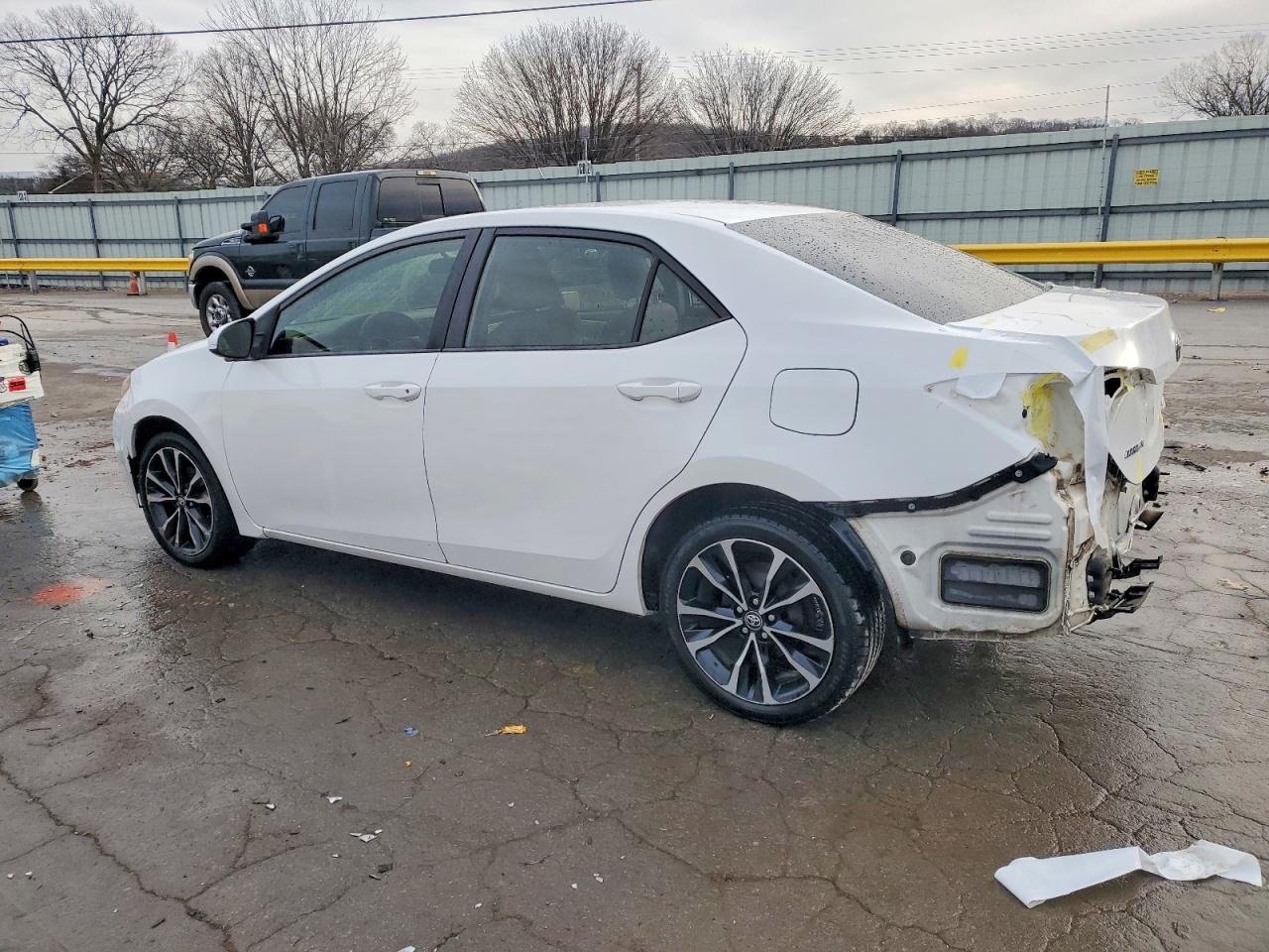 2014 TOYOTA COROLLA L photo 2