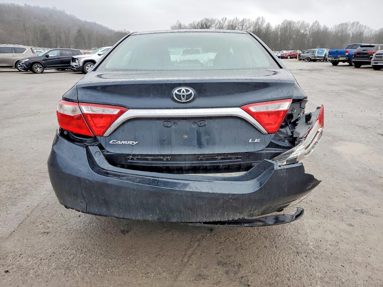 2015 TOYOTA CAMRY LE photo 6
