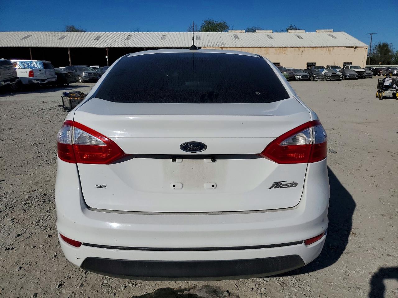 2016 FORD FIESTA SE photo 6