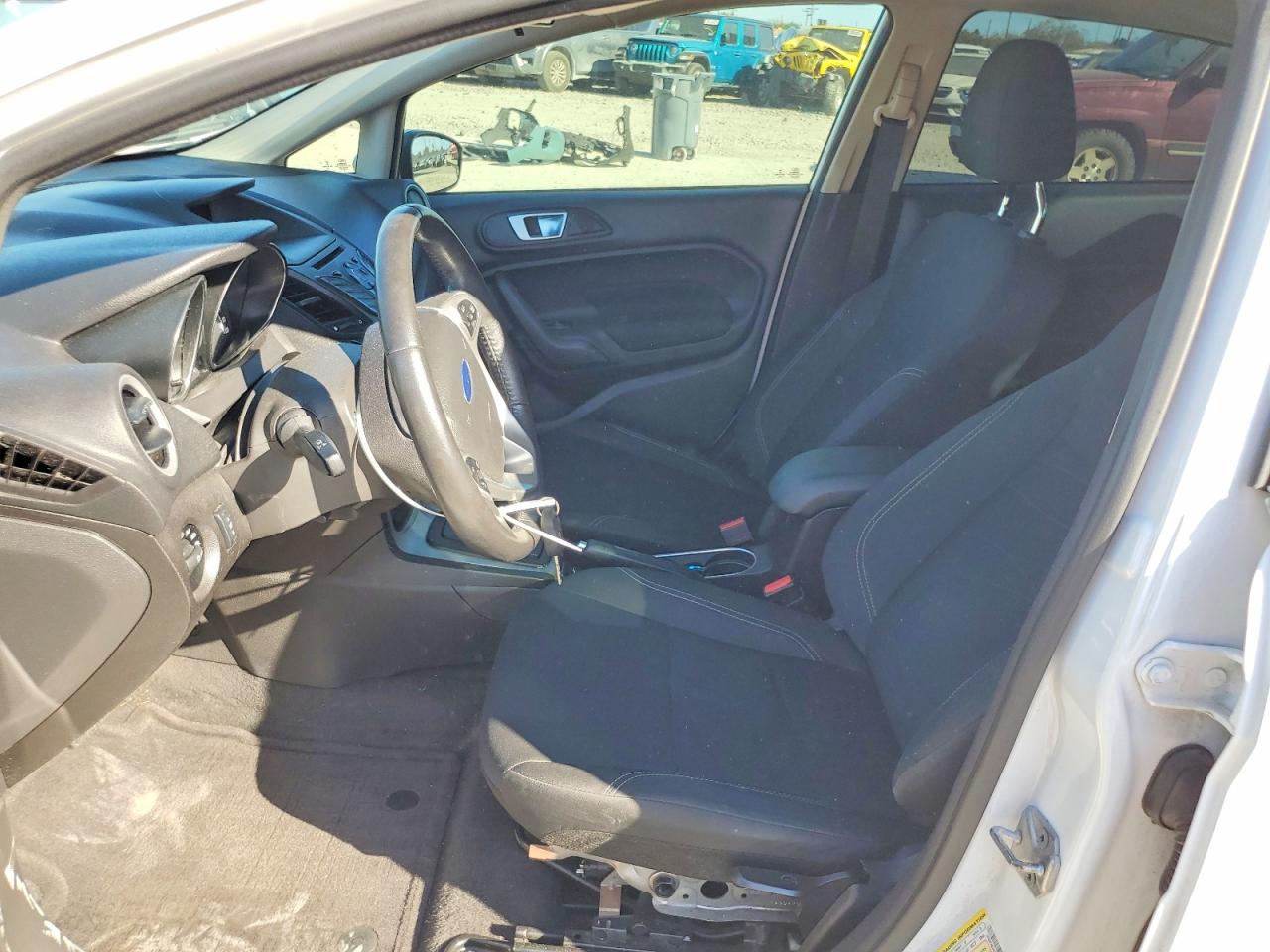 2016 FORD FIESTA SE photo 7