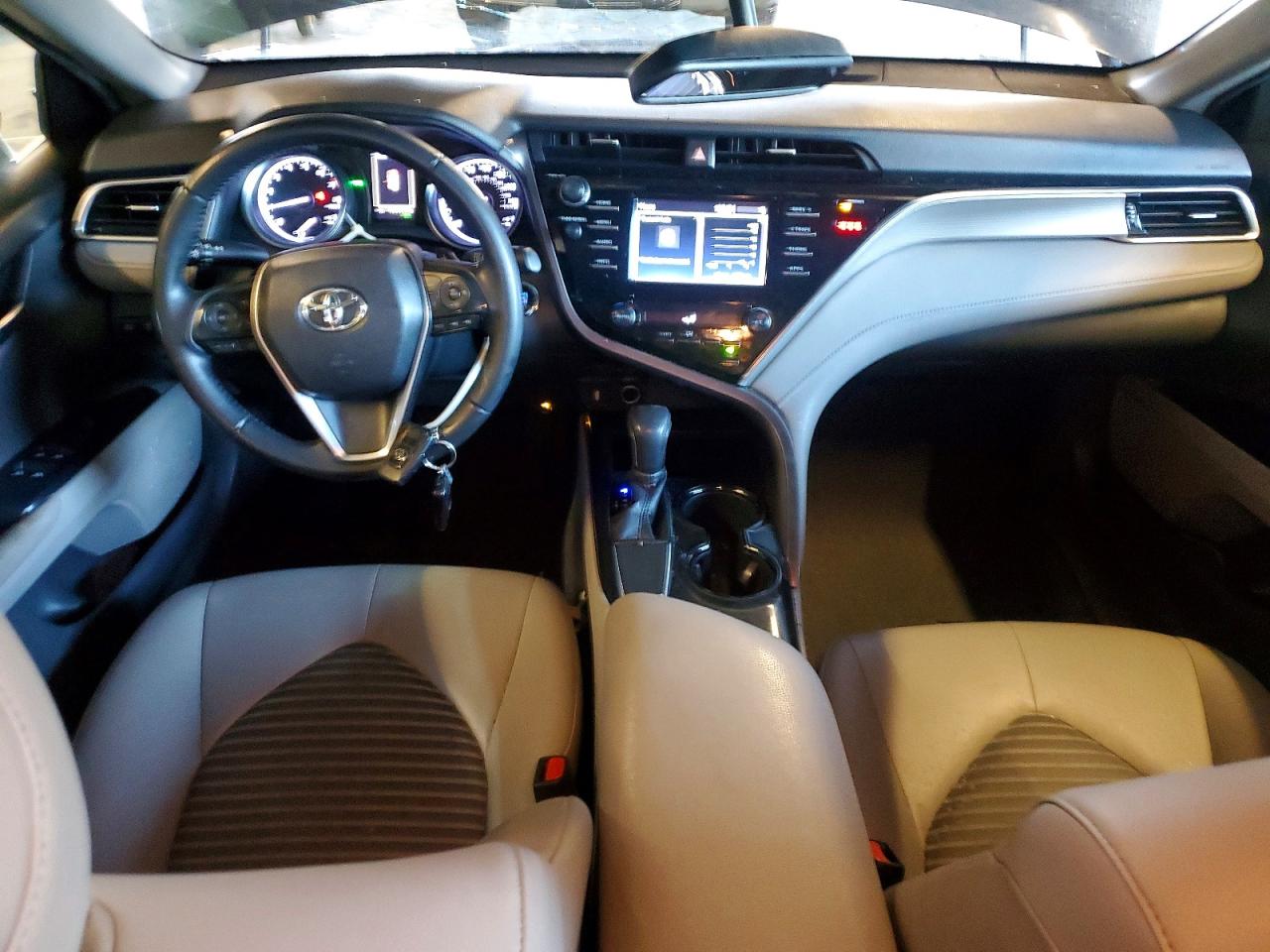 2018 TOYOTA CAMRY L photo 15