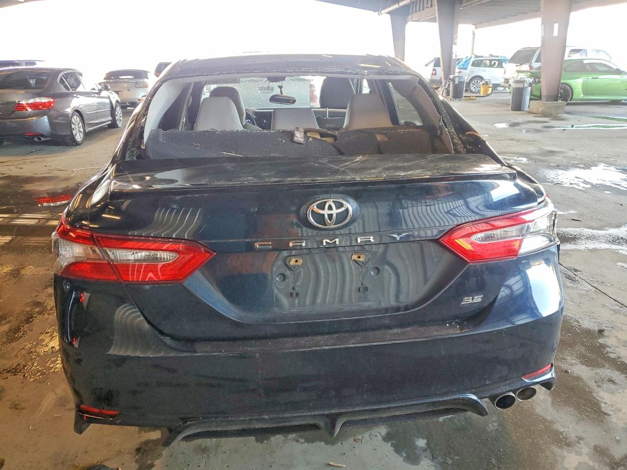 2018 TOYOTA CAMRY L photo 11