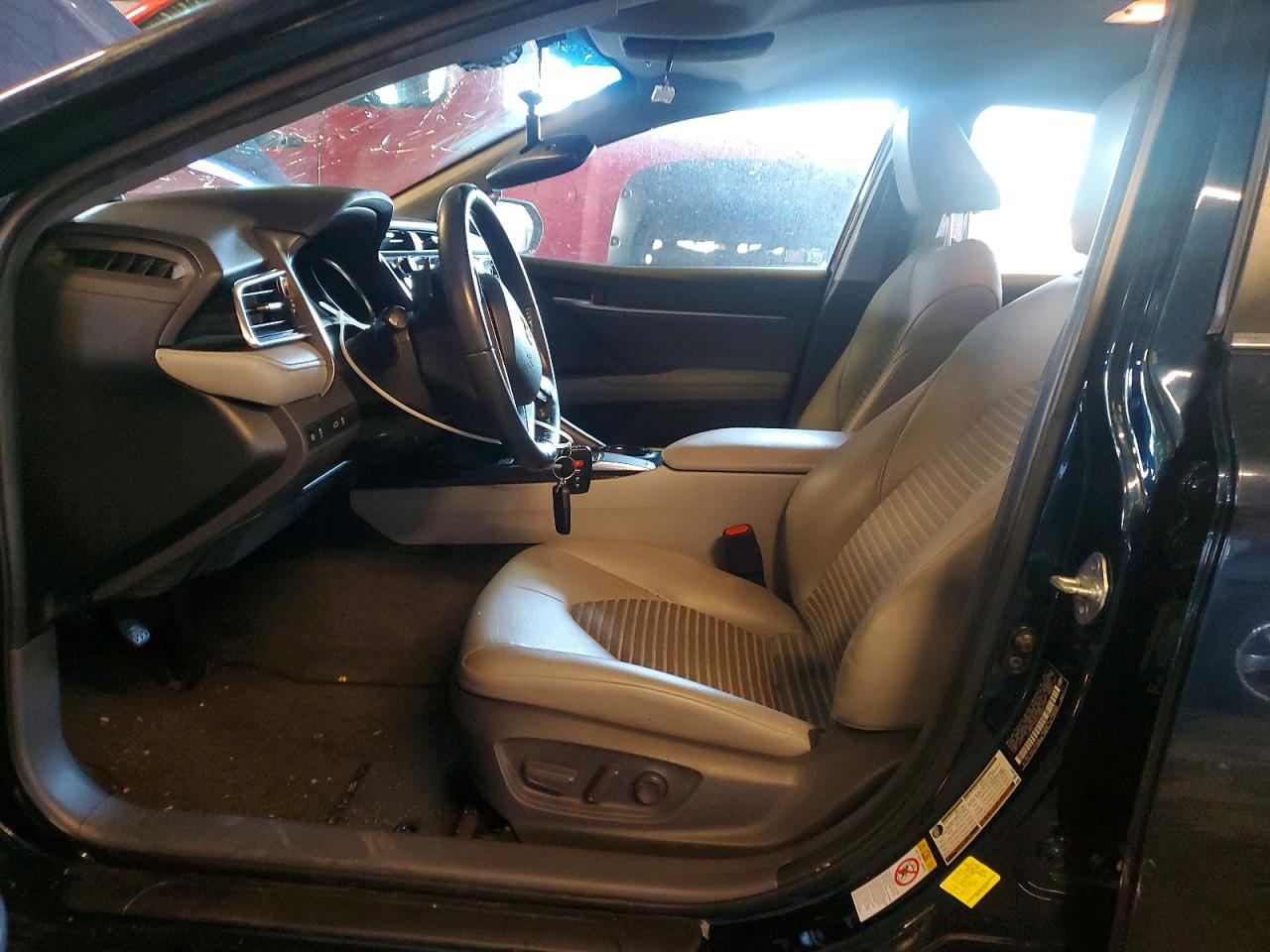 2018 TOYOTA CAMRY L photo 13