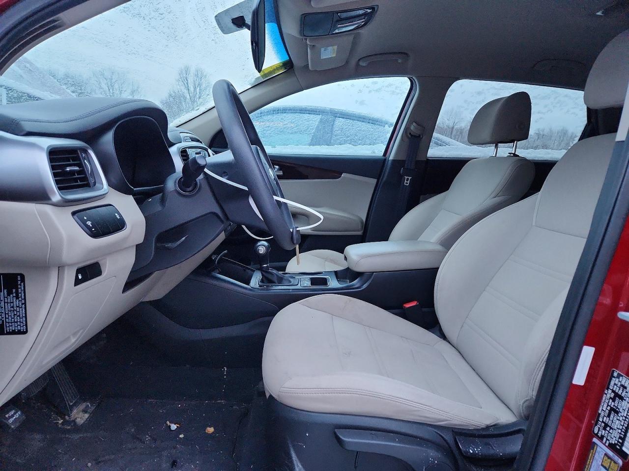 2017 KIA SORENTO LX photo 7