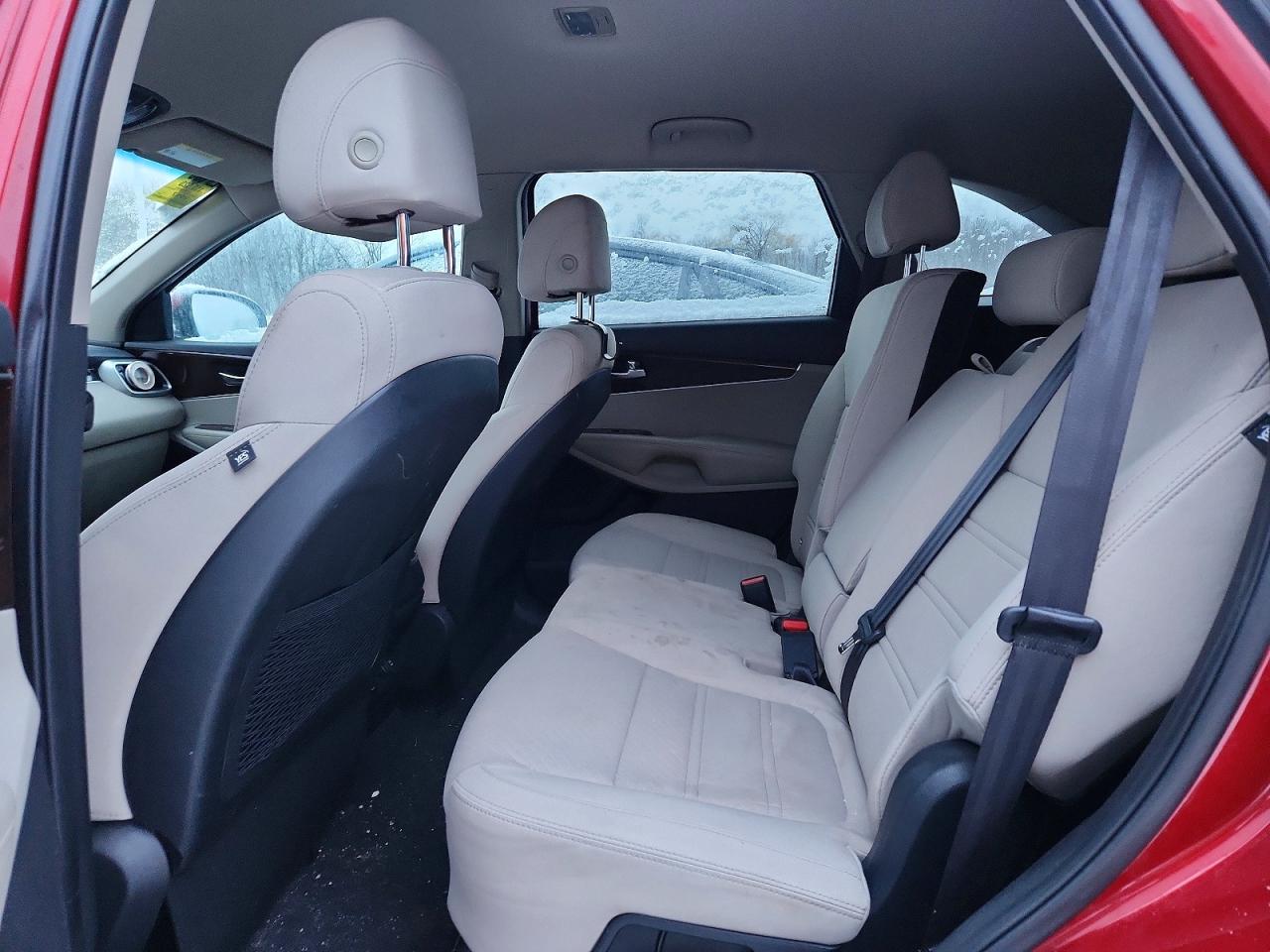2017 KIA SORENTO LX photo 11