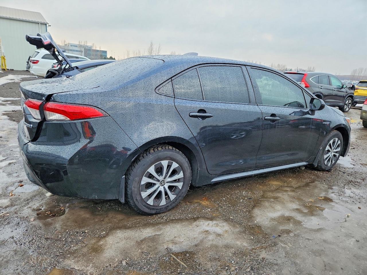 2021 TOYOTA COROLLA photo 3