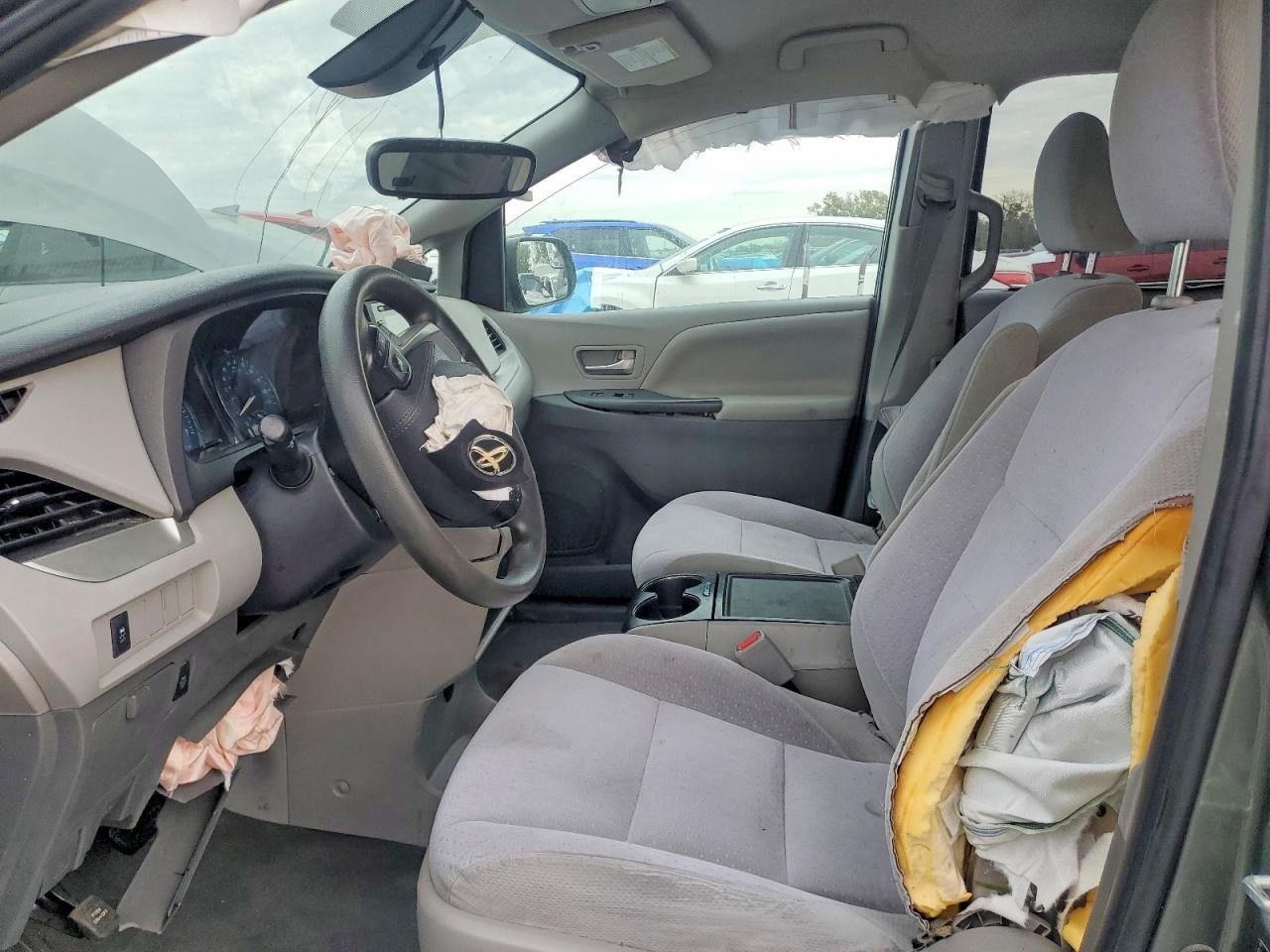 2020 TOYOTA SIENNA LE 8 PASSENGER photo 7