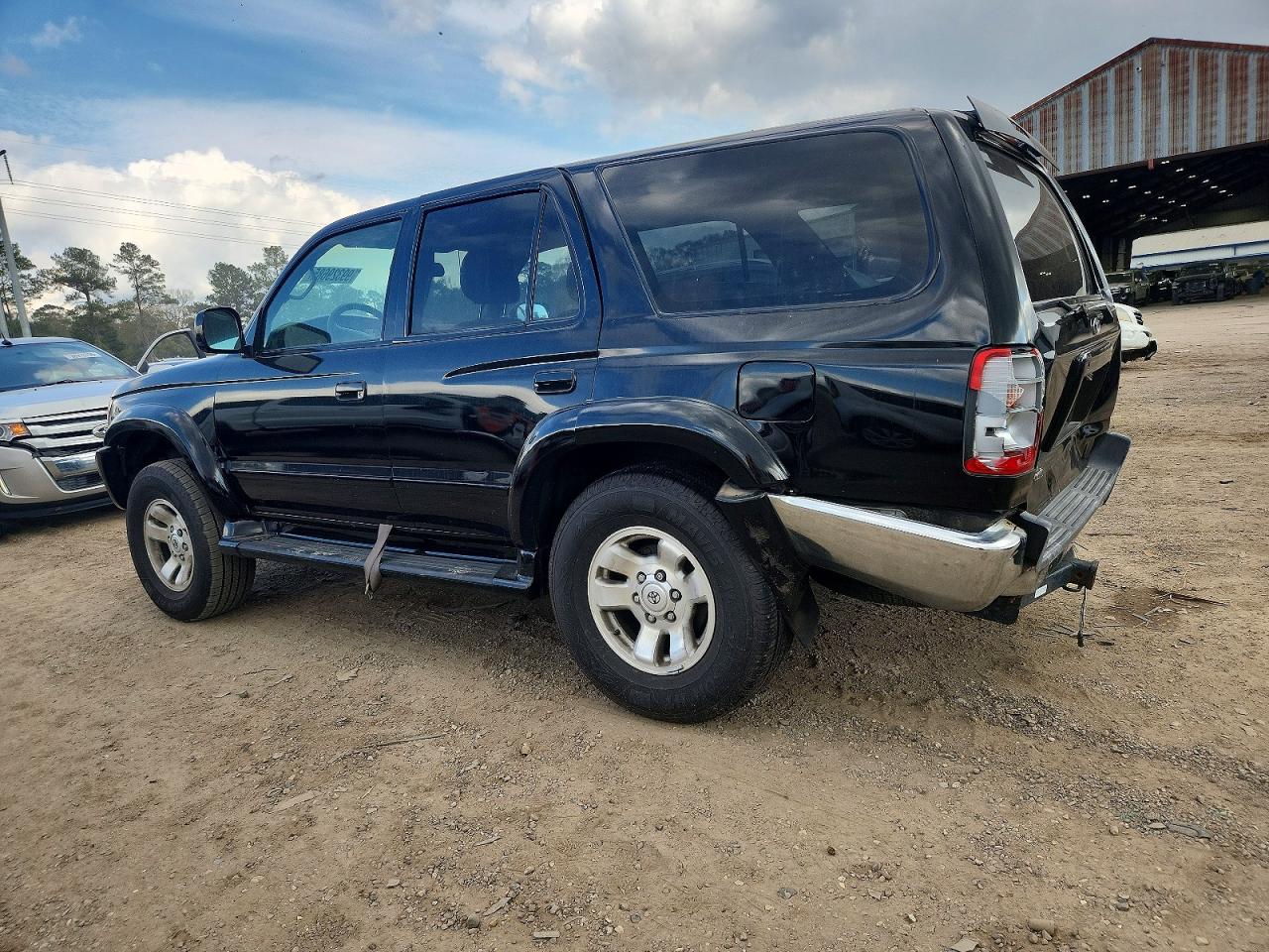 2000 TOYOTA 4RUNNER SR5 photo 2