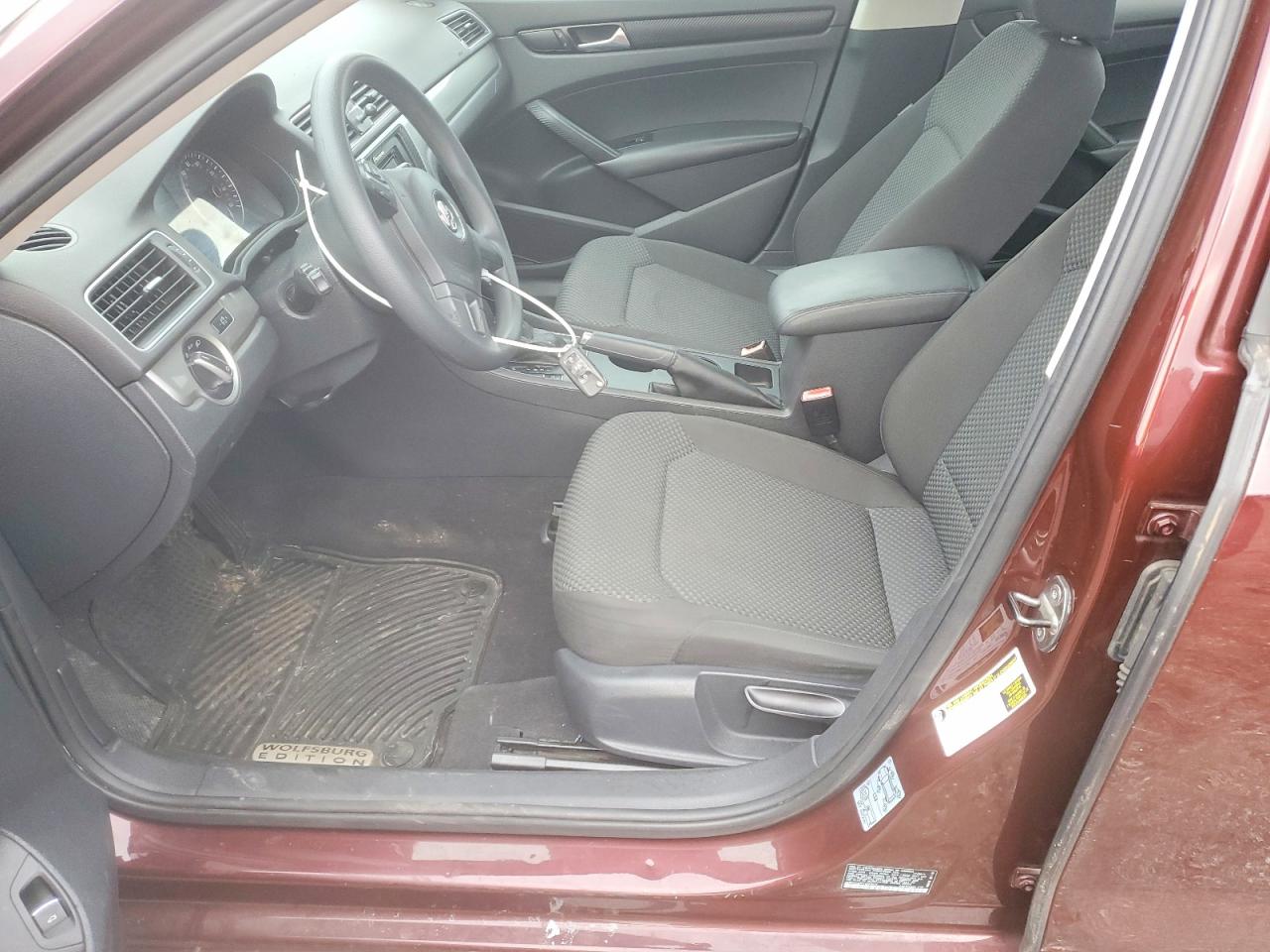 2012 VOLKSWAGEN PASSAT S photo 7