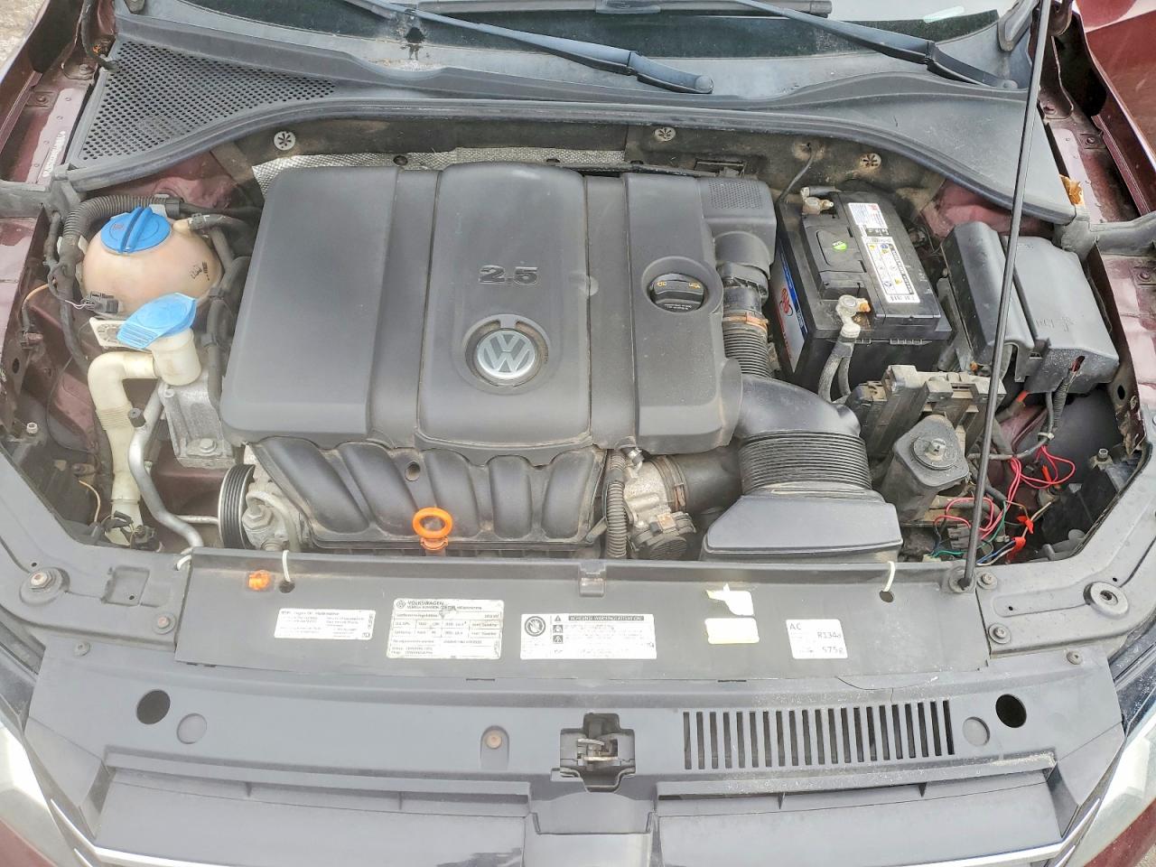 2012 VOLKSWAGEN PASSAT S photo 11