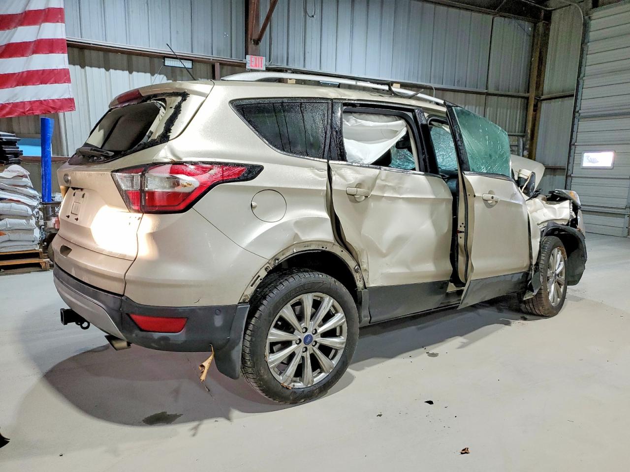 2017 FORD ESCAPE TITANIUM photo 3