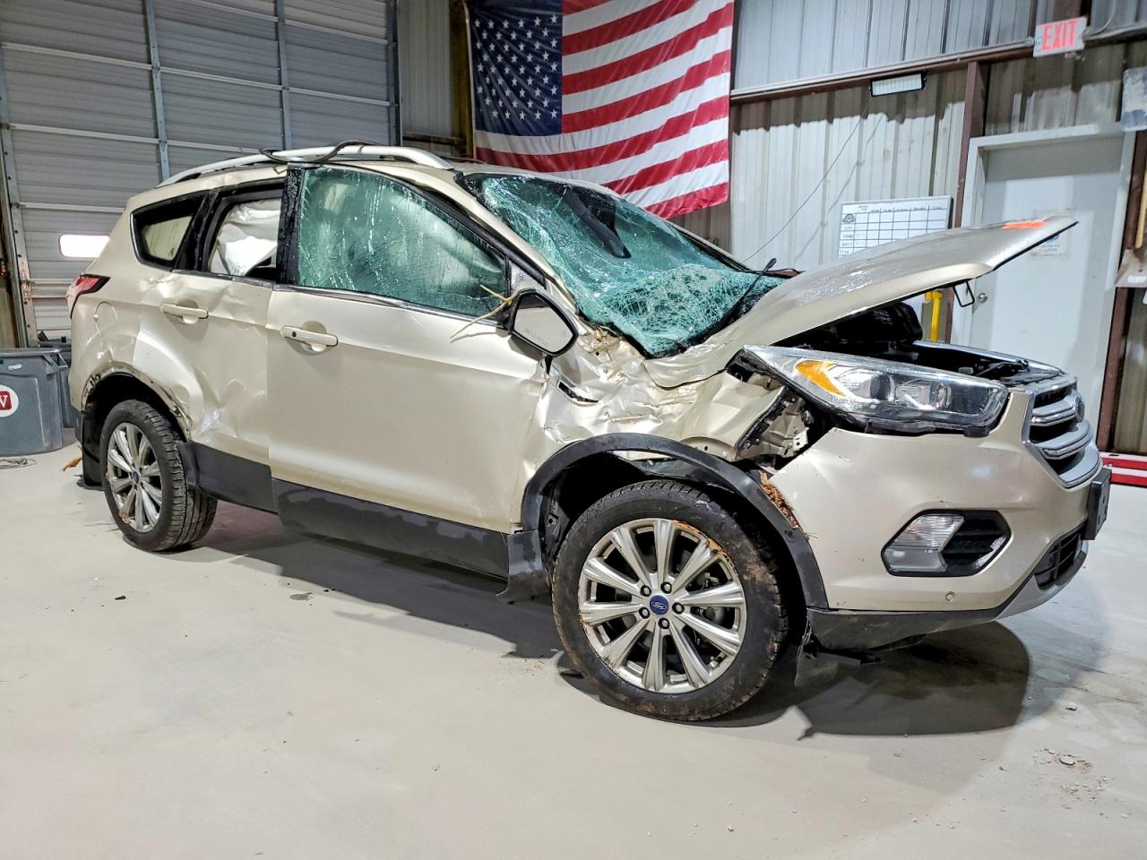 2017 FORD ESCAPE TITANIUM photo 4
