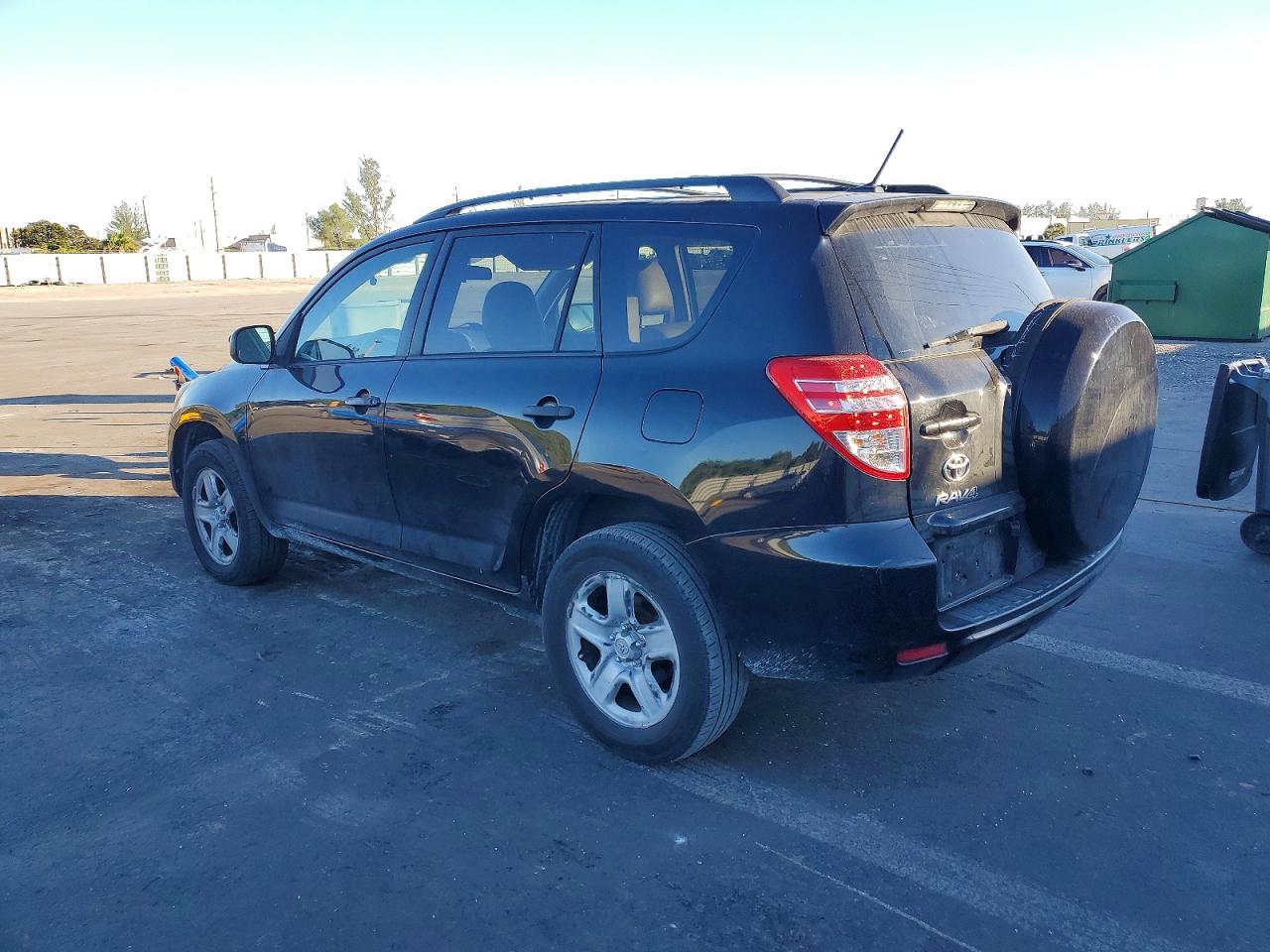 2011 TOYOTA RAV4 photo 2