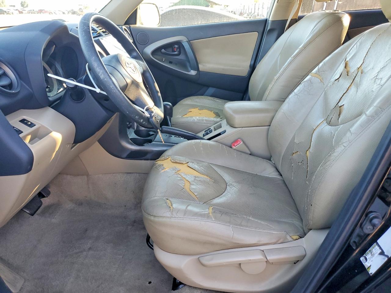 2011 TOYOTA RAV4 photo 7