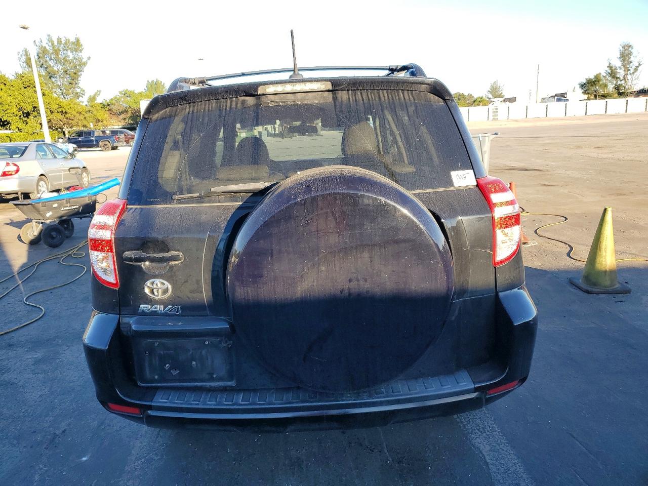2011 TOYOTA RAV4 photo 6