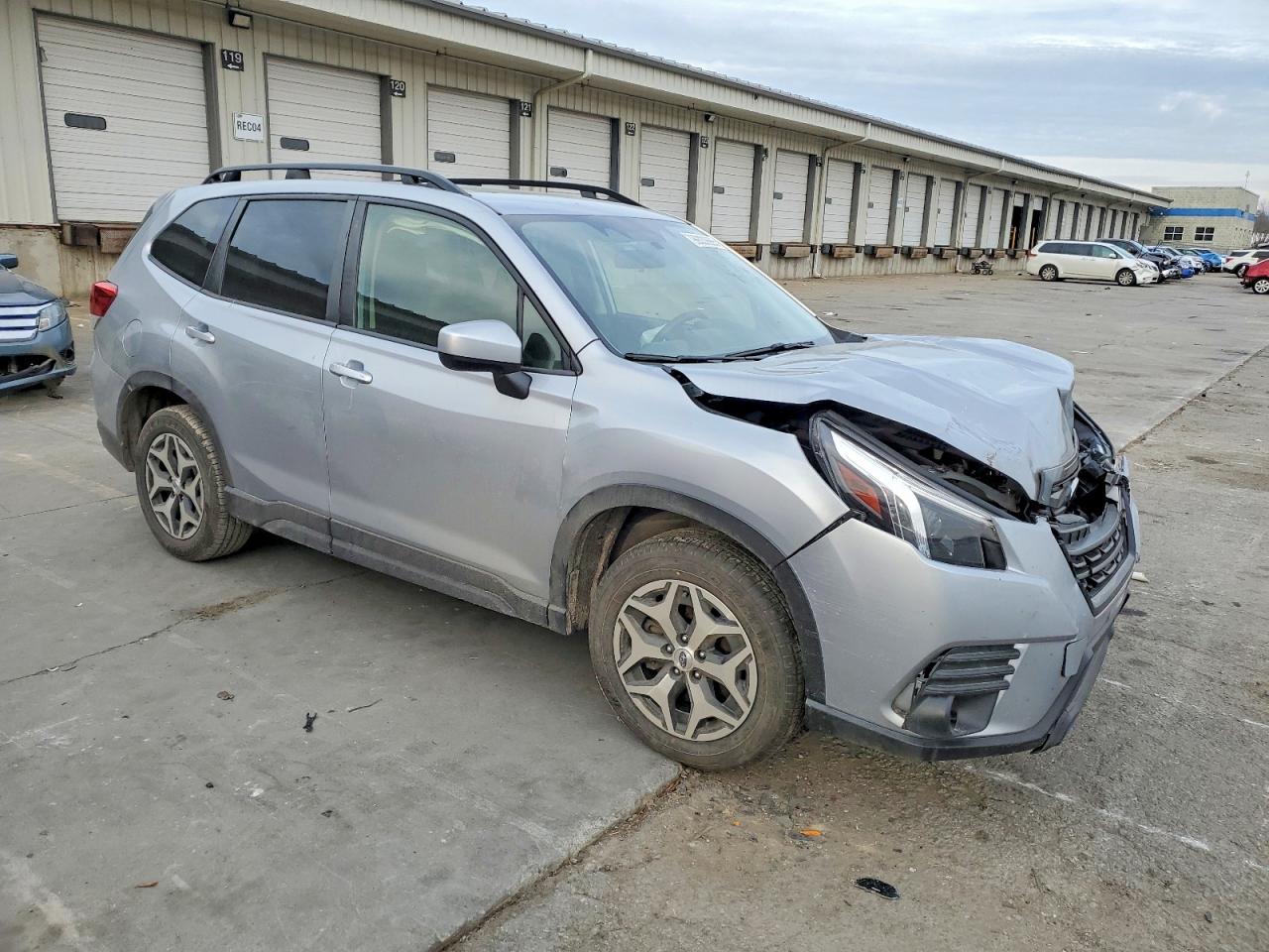2022 SUBARU FORESTER PREMIUM photo 4