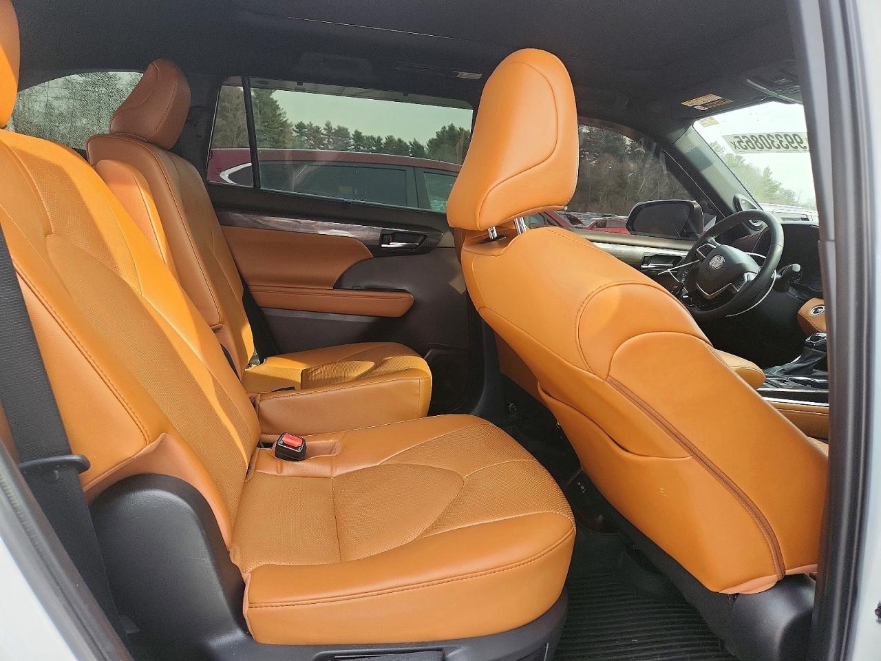 2022 TOYOTA HIGHLANDER PLATINUM photo 11