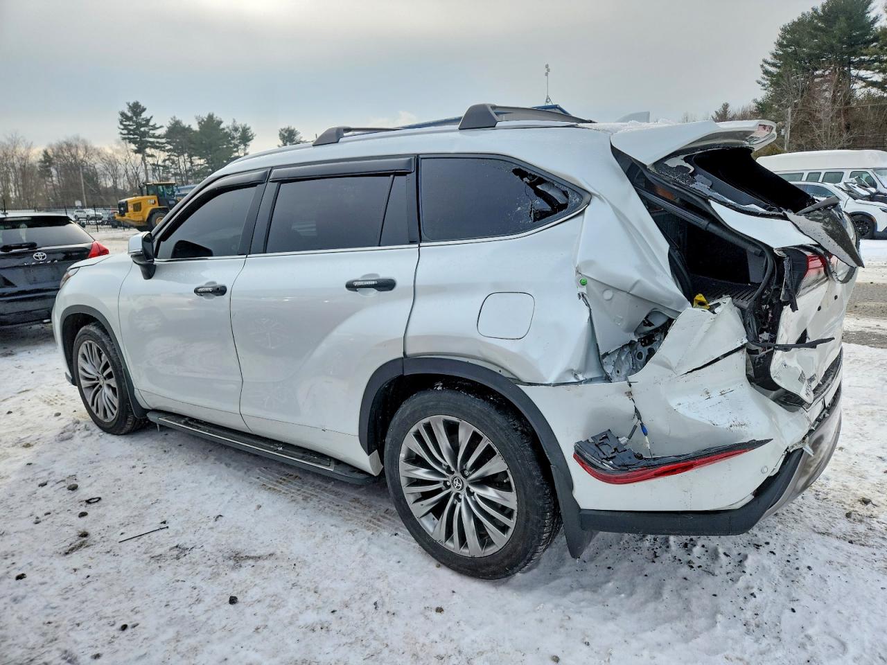 2022 TOYOTA HIGHLANDER PLATINUM photo 2
