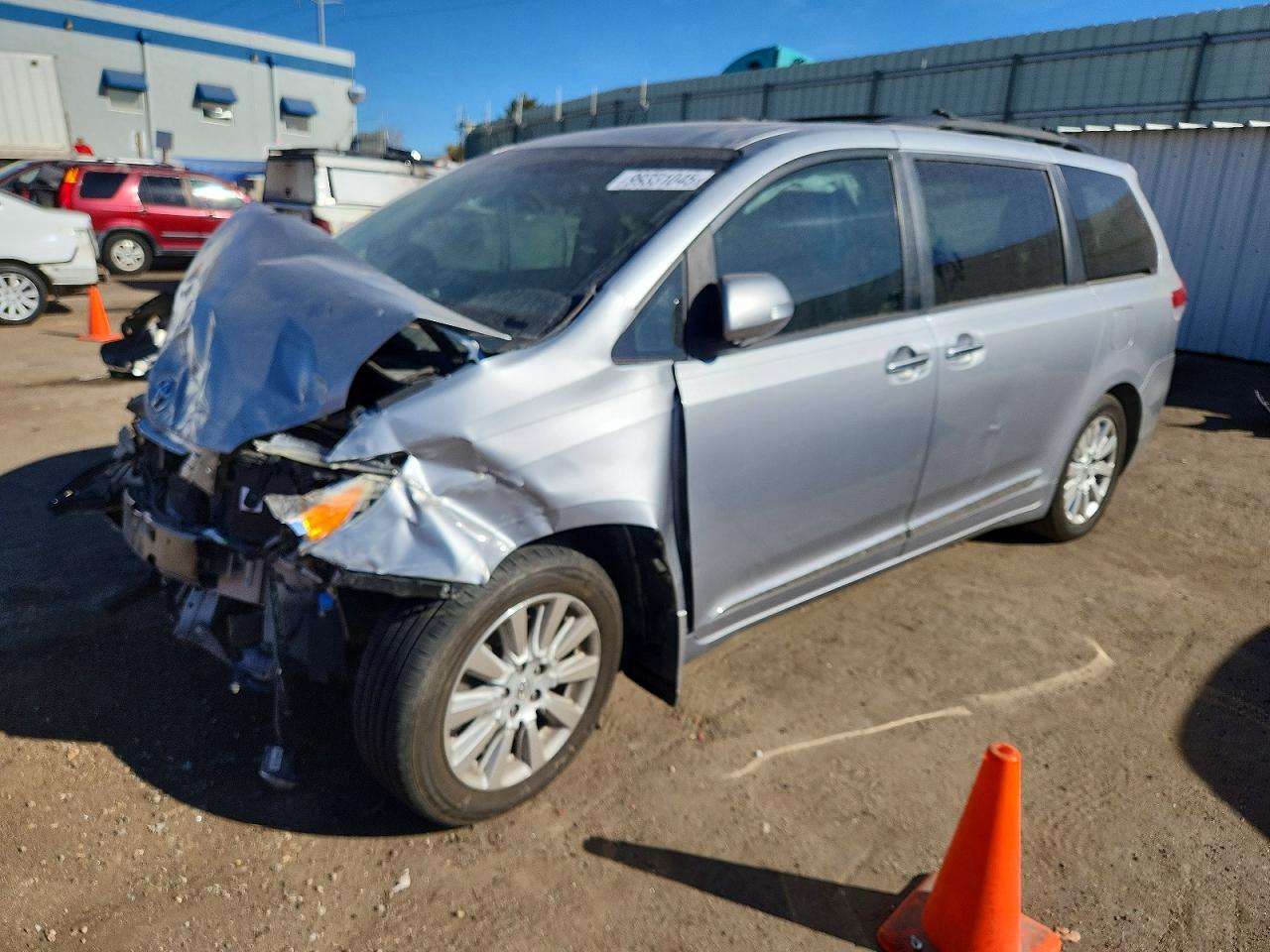 2013 TOYOTA SIENNA