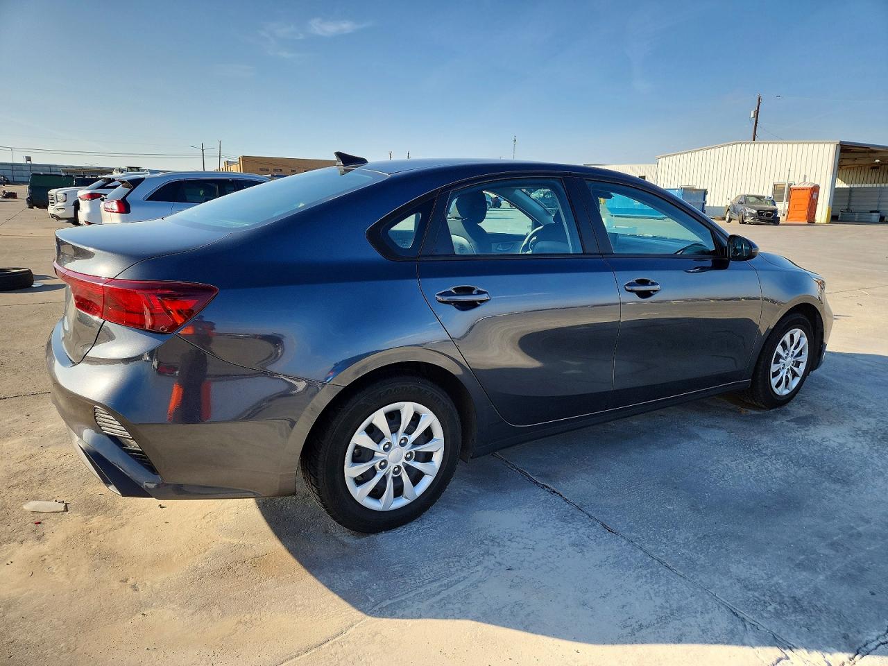 2023 KIA FORTE LX photo 5