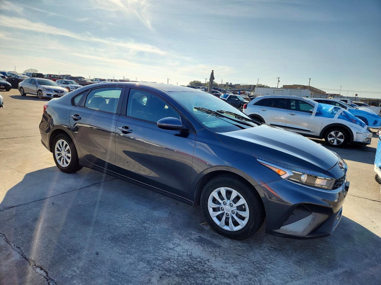 2023 KIA FORTE LX photo 7