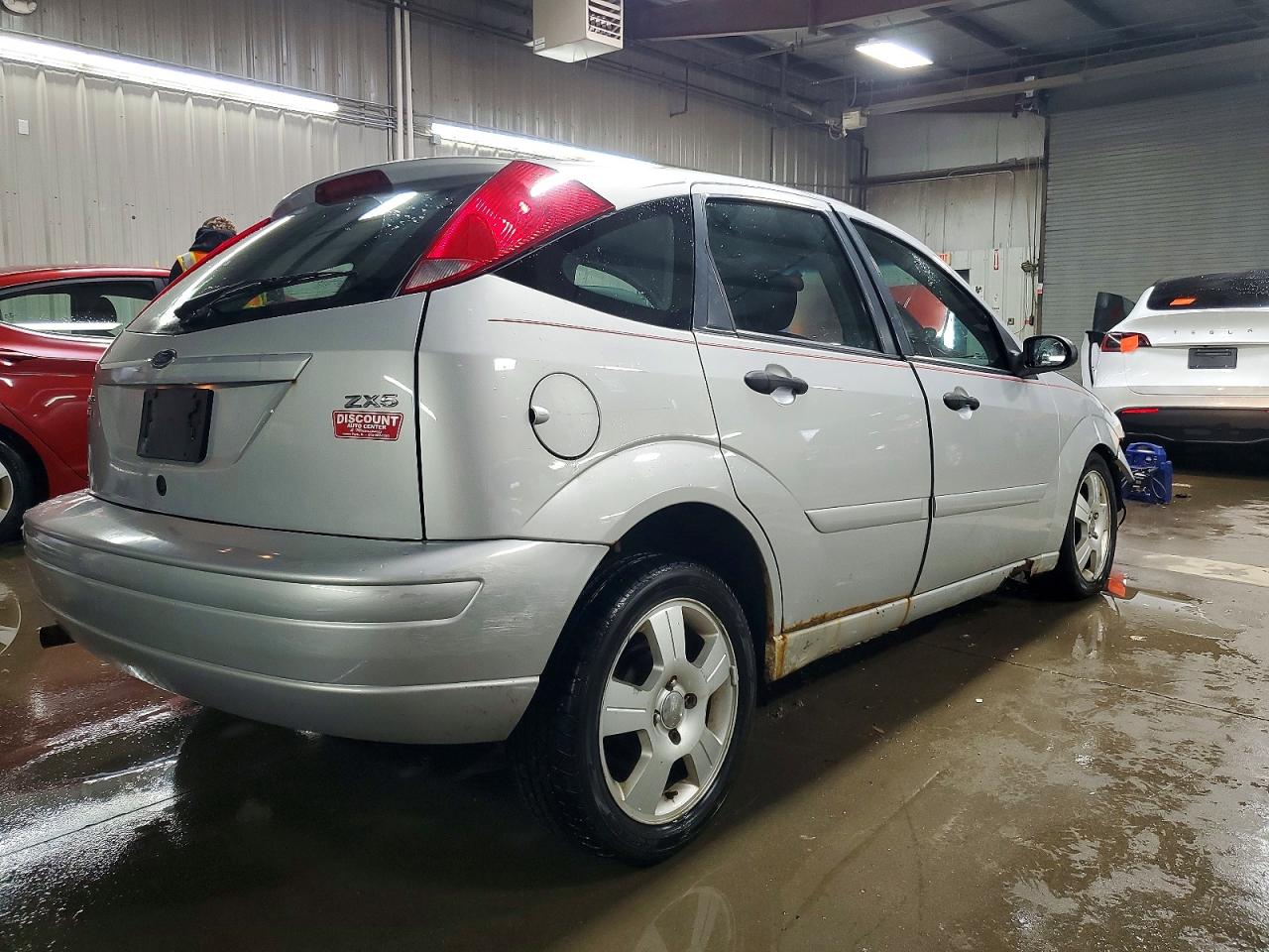 2005 FORD FOCUS ZX5 photo 3