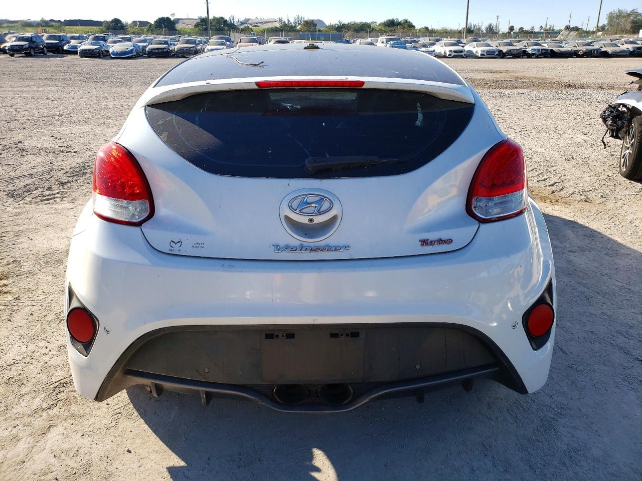 2015 HYUNDAI VELOSTER TURBO photo 6