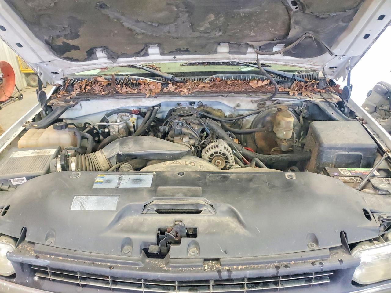 2002 CHEVROLET SILVERADO C1500 photo 11