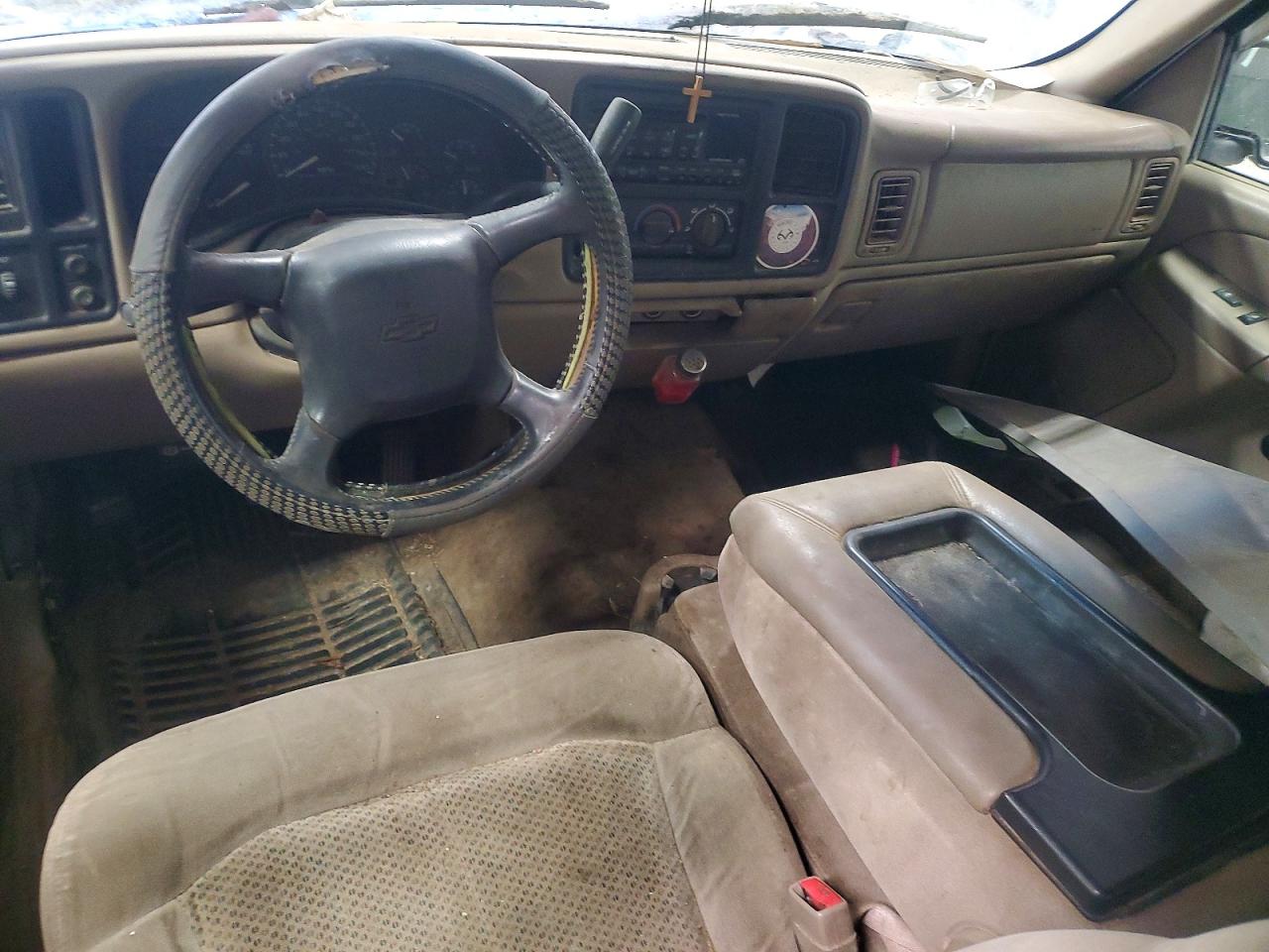 2002 CHEVROLET SILVERADO C1500 photo 8