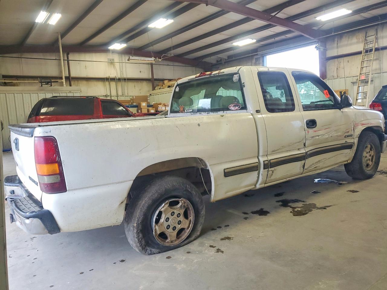 2002 CHEVROLET SILVERADO C1500 photo 3