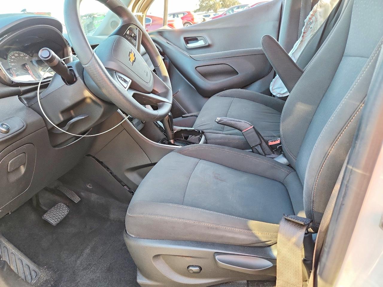 2020 CHEVROLET TRAX LS photo 7