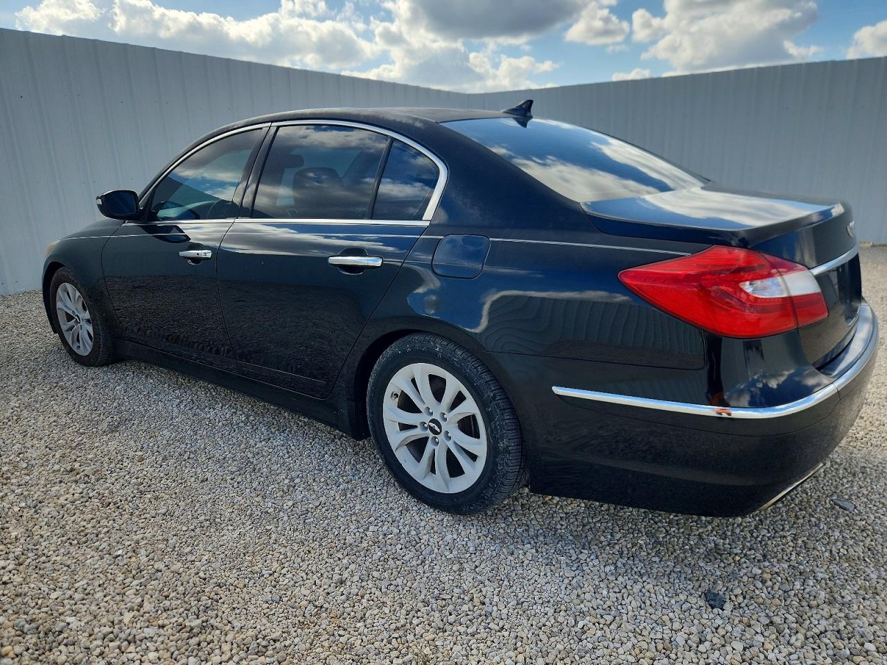 2012 HYUNDAI GENESIS 3.8L photo 2