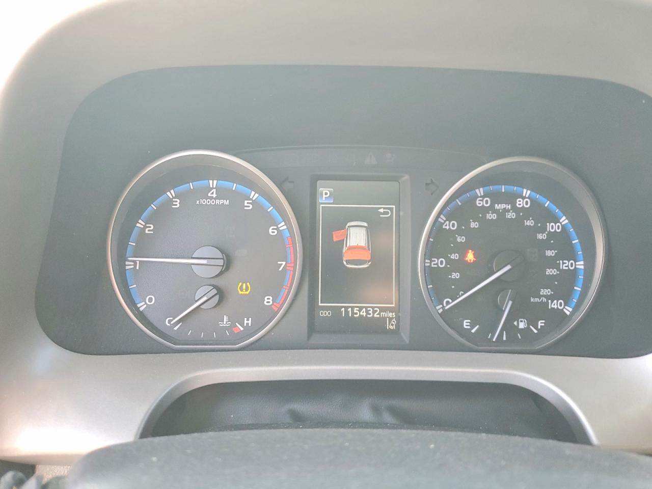 2018 TOYOTA RAV4 LE photo 9