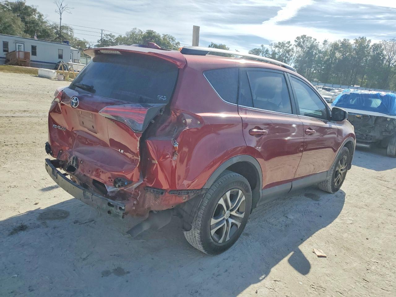 2018 TOYOTA RAV4 LE photo 3