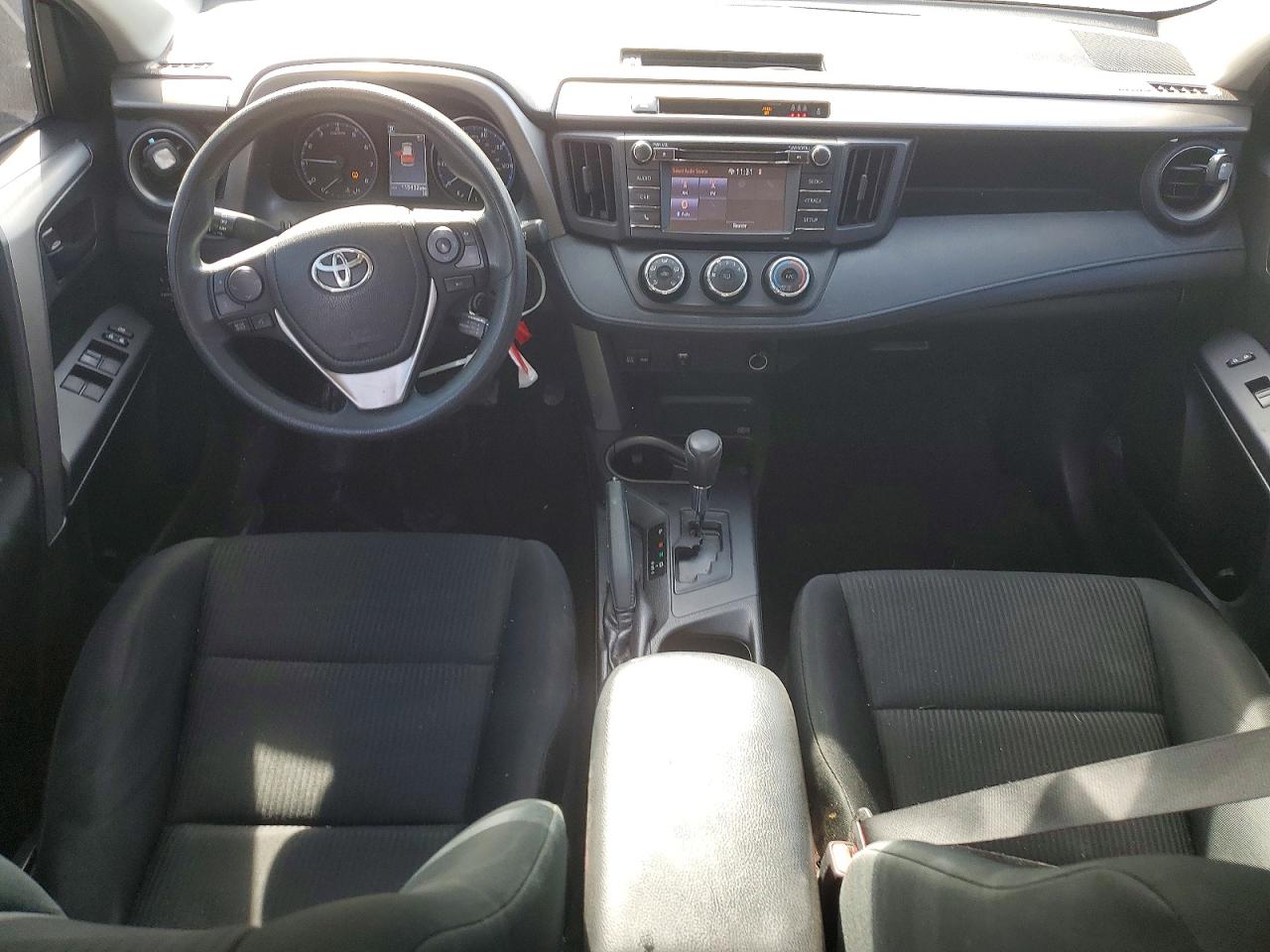 2018 TOYOTA RAV4 LE photo 8