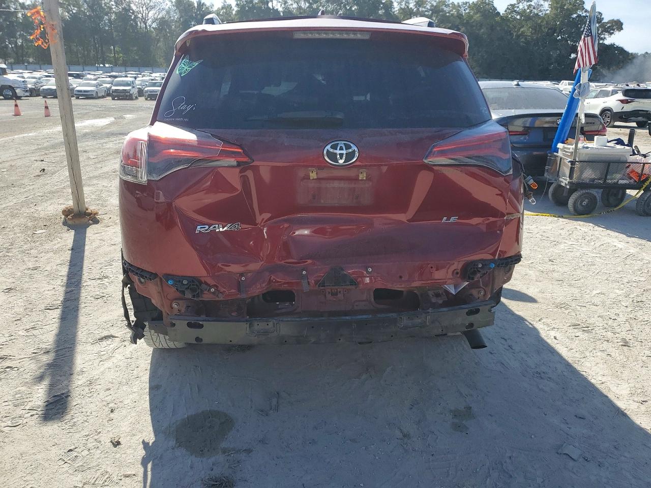 2018 TOYOTA RAV4 LE photo 6
