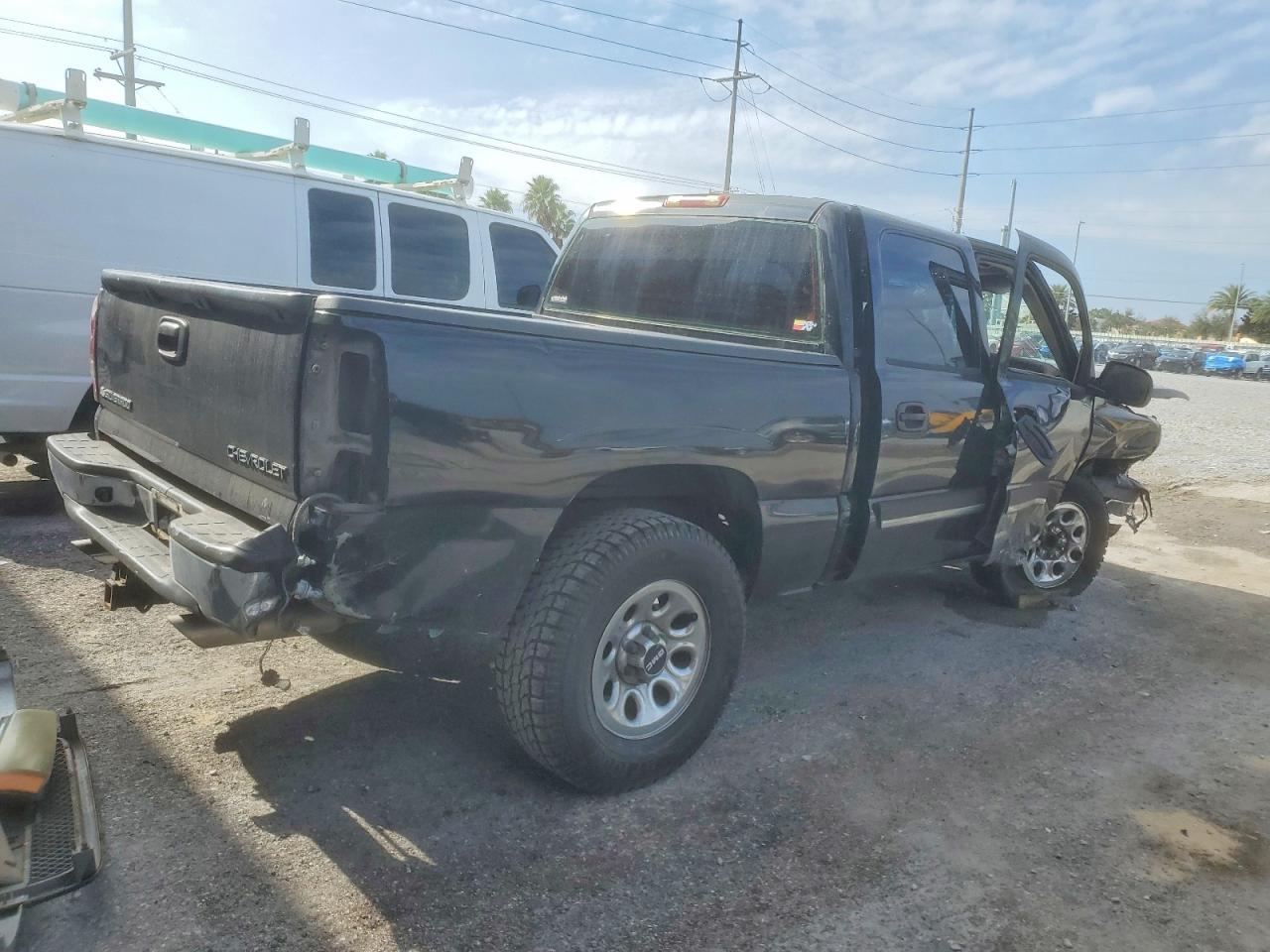 2005 CHEVROLET SILVERADO C1500 photo 5