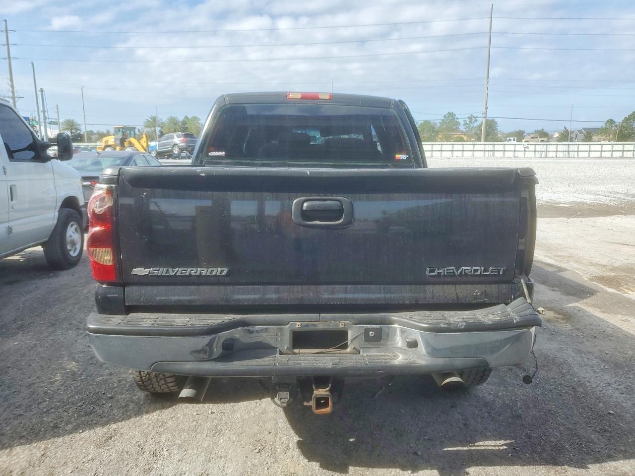 2005 CHEVROLET SILVERADO C1500 photo 11