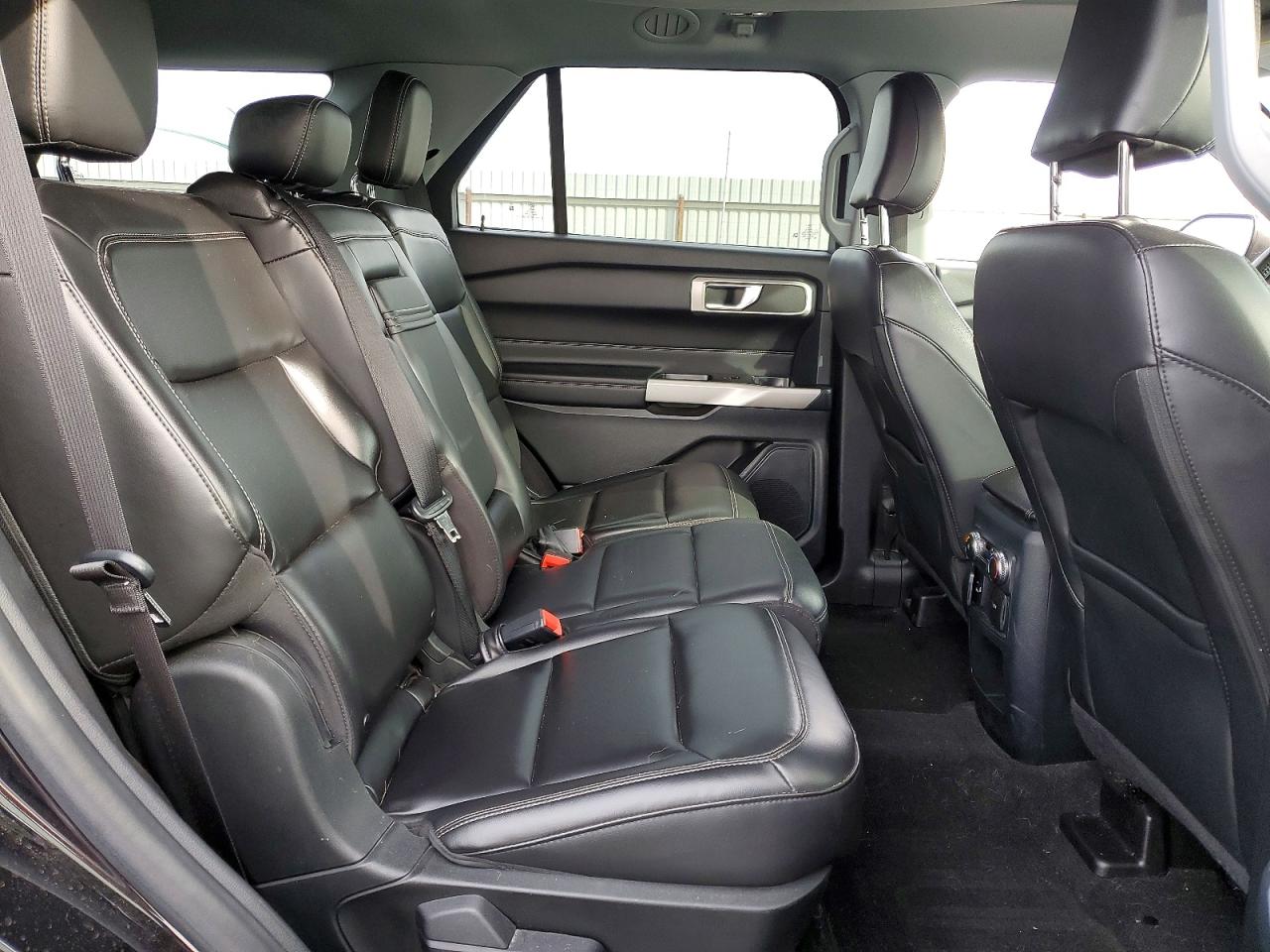 2021 FORD EXPLORER XLT photo 11