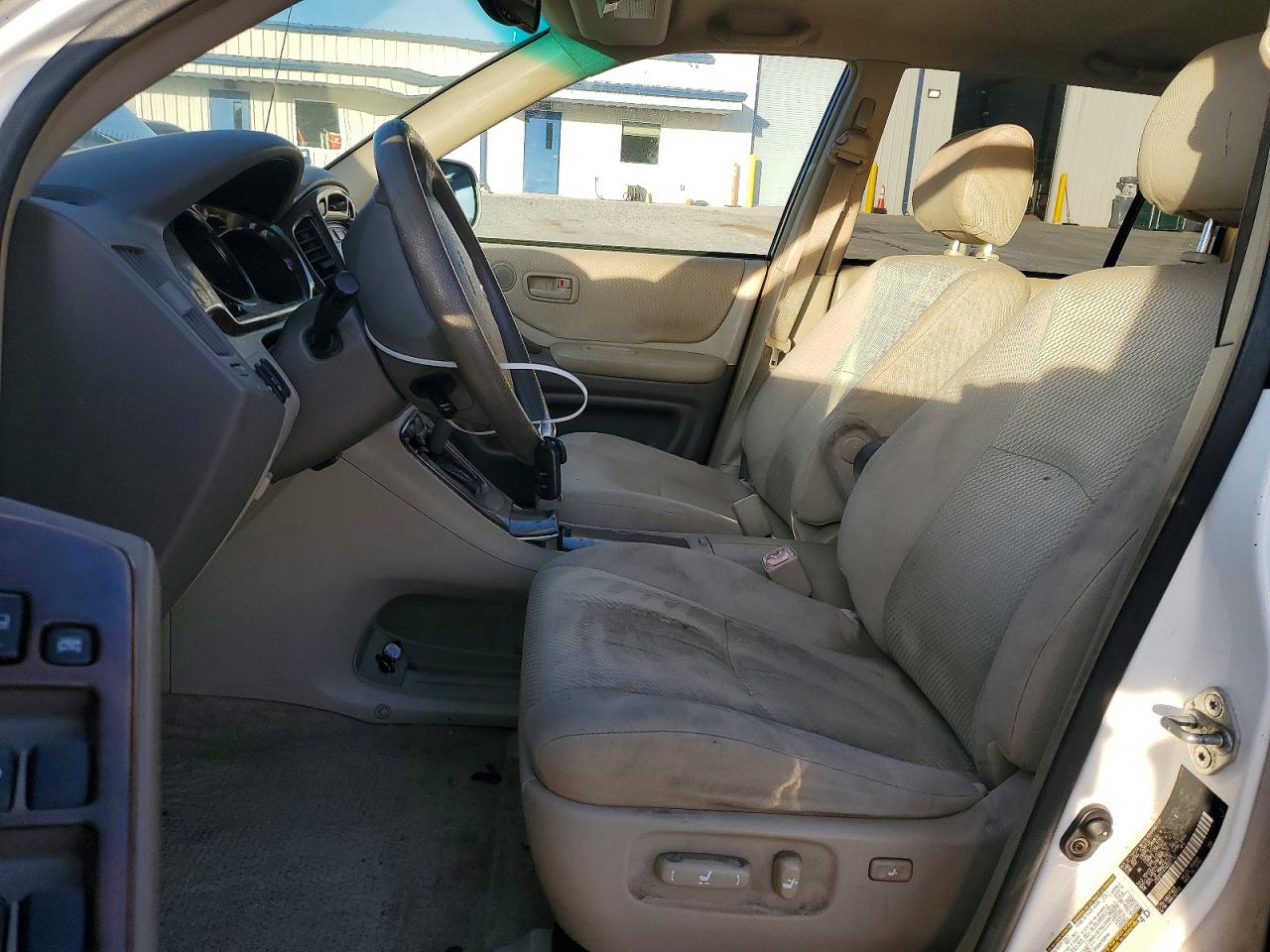 2004 TOYOTA HIGHLANDER BASE photo 7