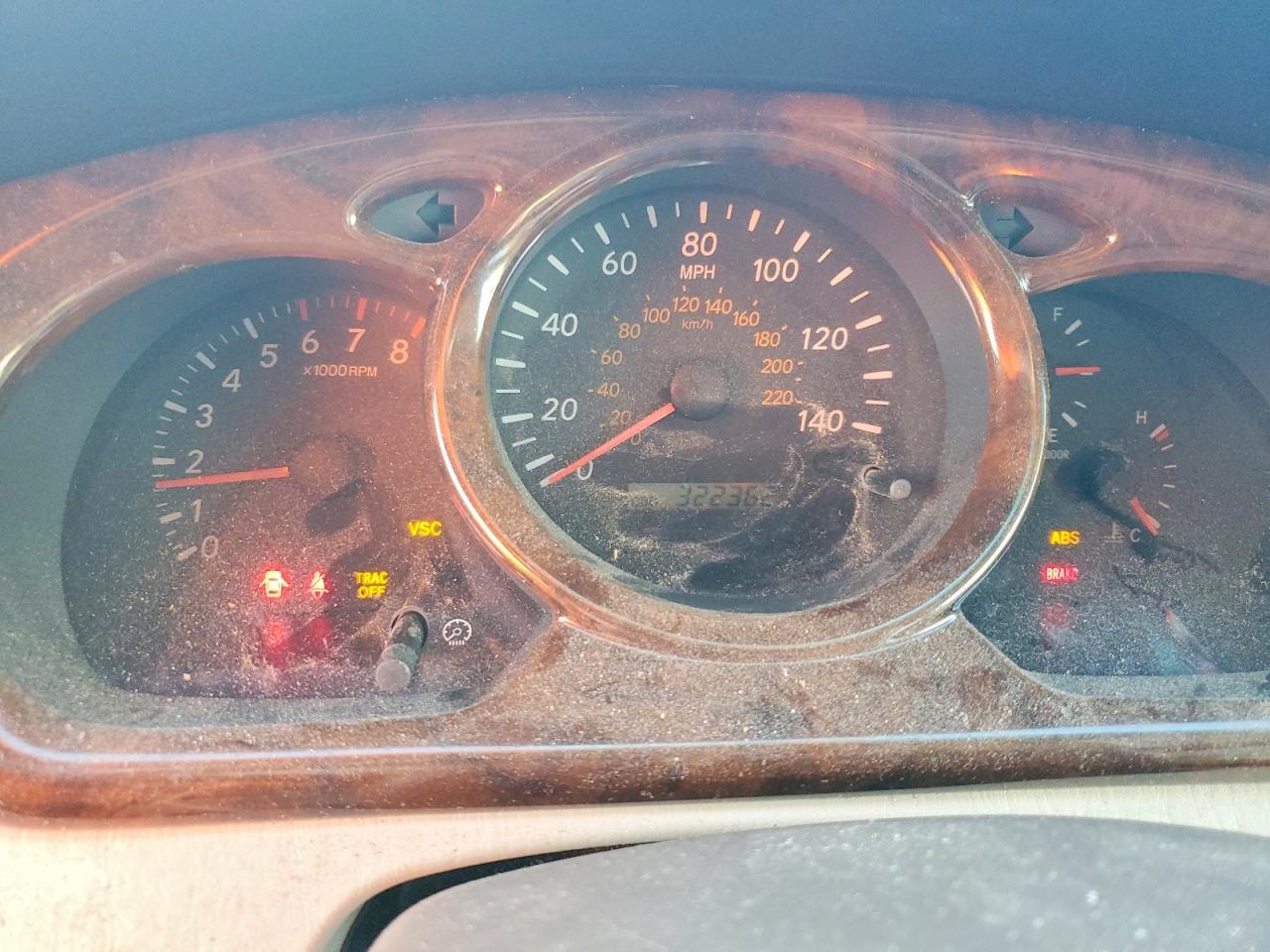 2004 TOYOTA HIGHLANDER BASE photo 9