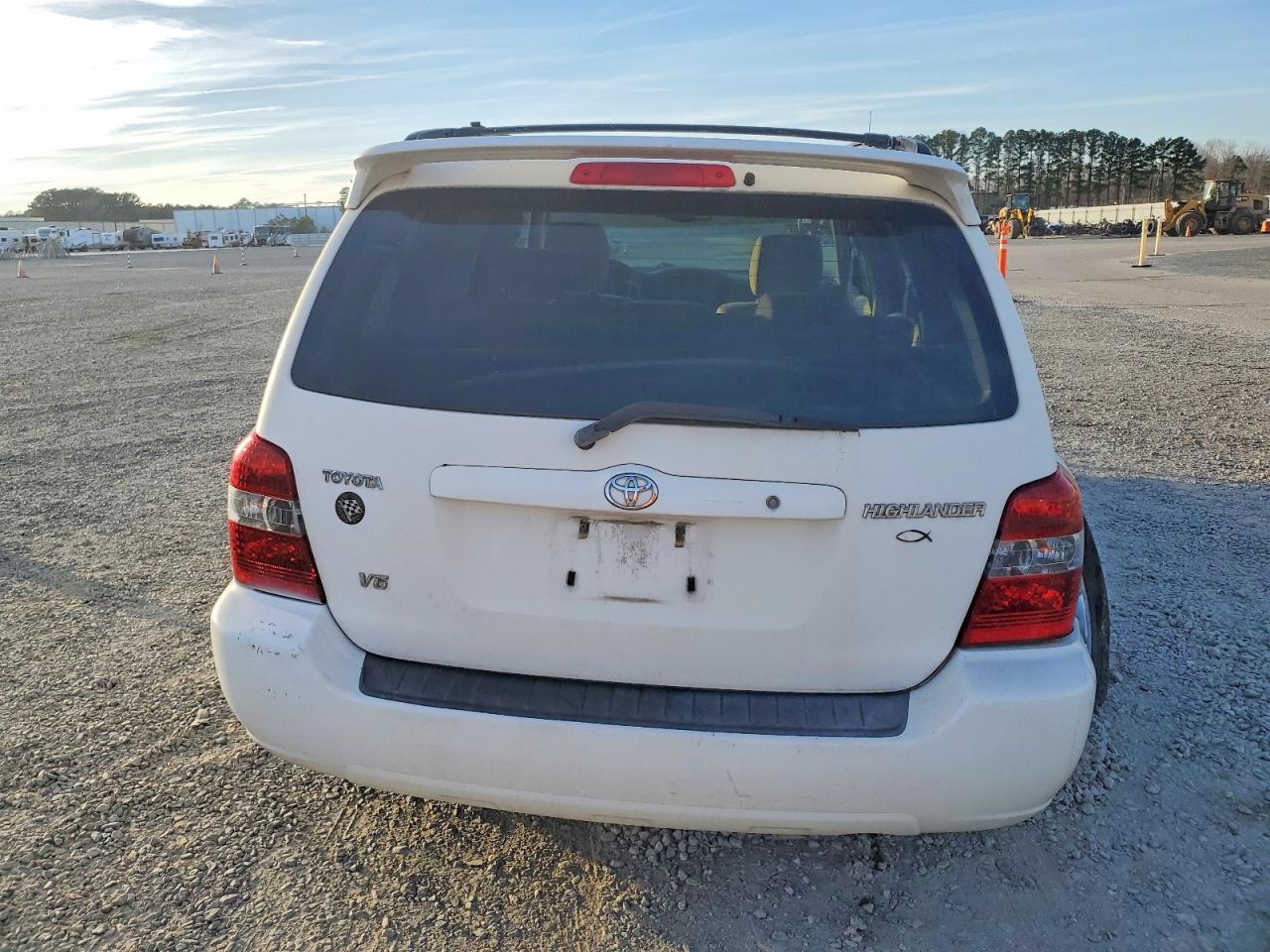 2004 TOYOTA HIGHLANDER BASE photo 6