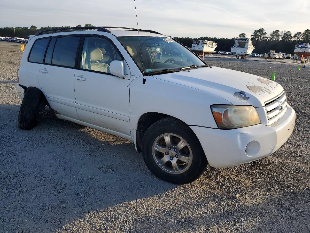2004 TOYOTA HIGHLANDER BASE photo 4