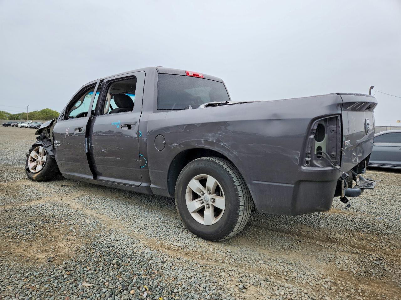 2022 RAM 1500 CLASSIC SLT photo 3