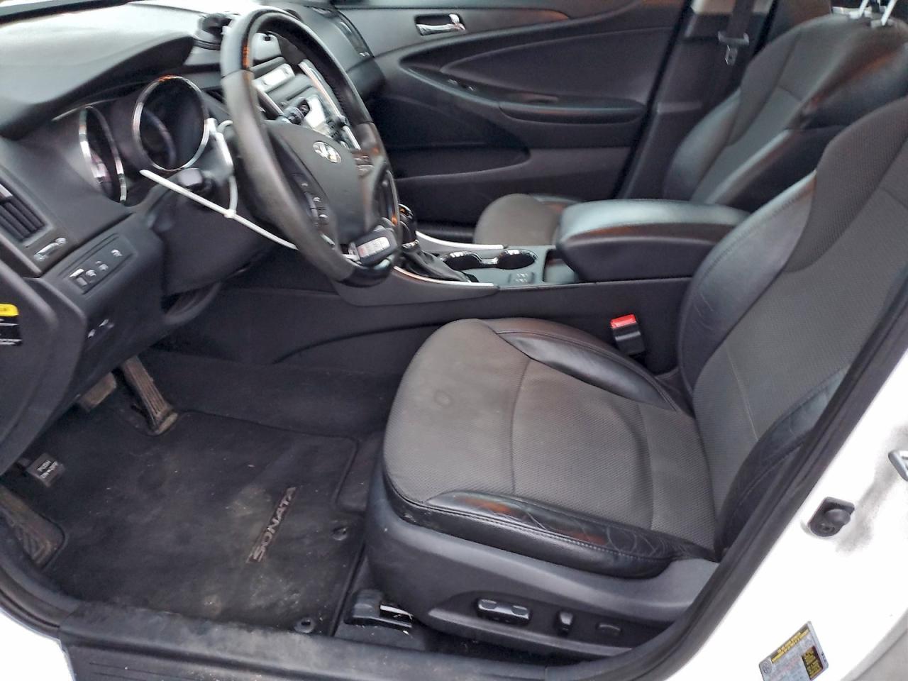 2013 HYUNDAI SONATA SE photo 7