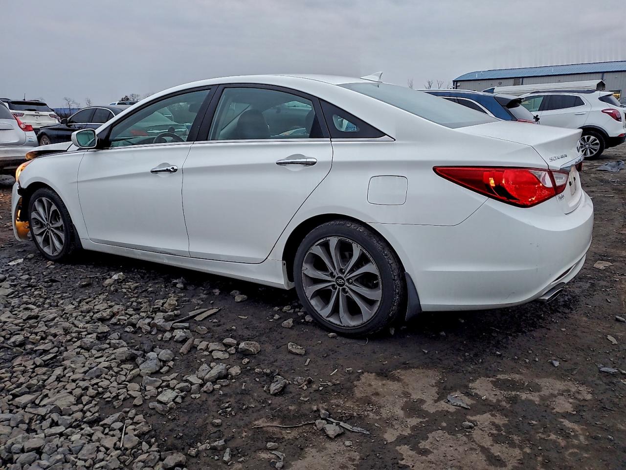 2013 HYUNDAI SONATA SE photo 2