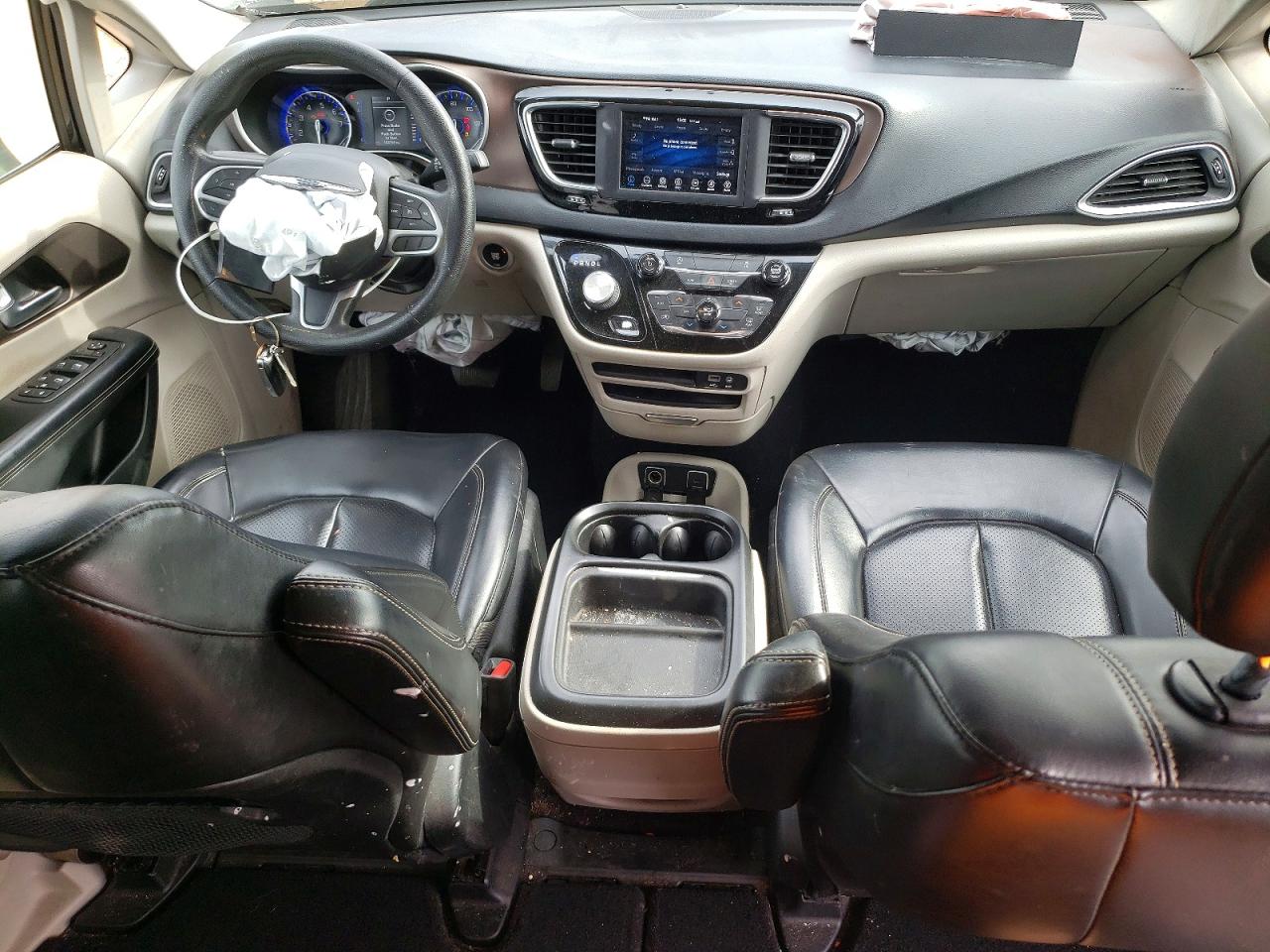 2020 CHRYSLER VOYAGER LXI photo 15