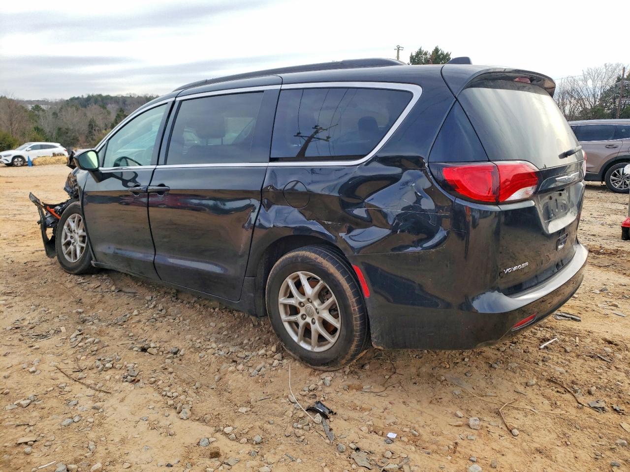 2020 CHRYSLER VOYAGER LXI photo 3