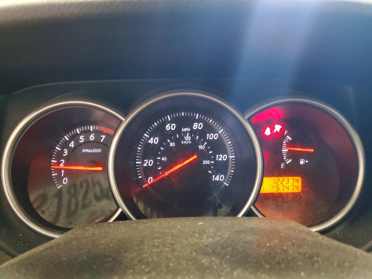 2012 NISSAN VERSA S photo 9